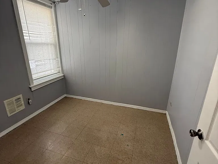 5753 N Beechwood St — Photo 24