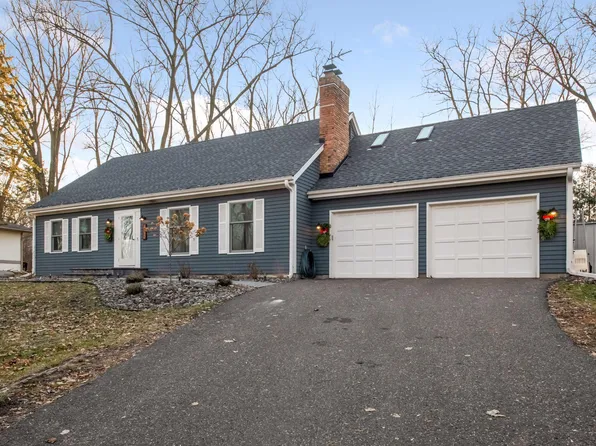 3610 Sunrise Dr E, Minnetonka, MN 55345