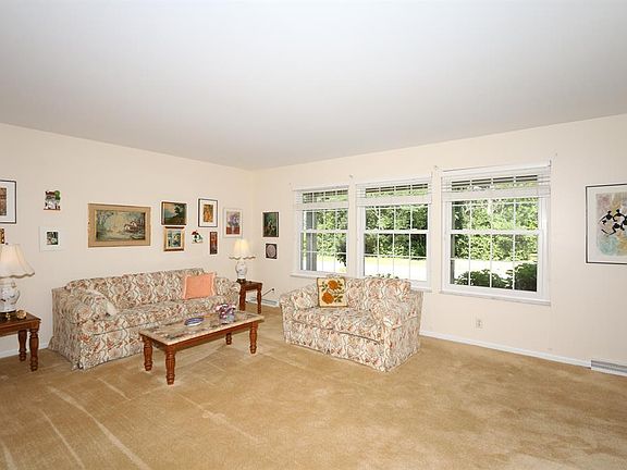 3rd image of 11215 Ironwood Ct