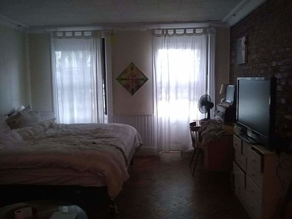 3rd image of 411 9th St #1A