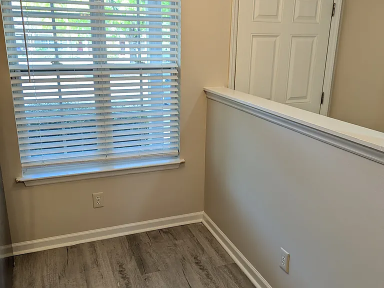 6 Raelans Cir — Photo 2