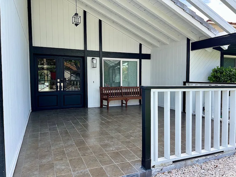 3303 Sawtooth Ct — Photo 3