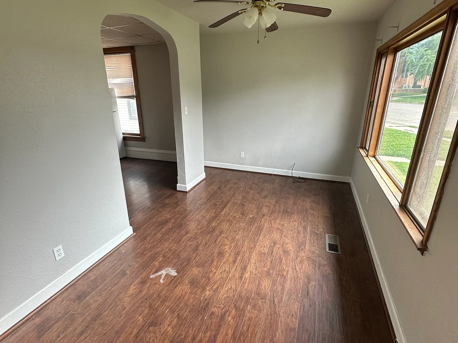 2 bed, 1350 sqft, $1,100 — Photo 2