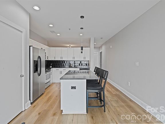 5th image of 333 W Trade St Unit 2103