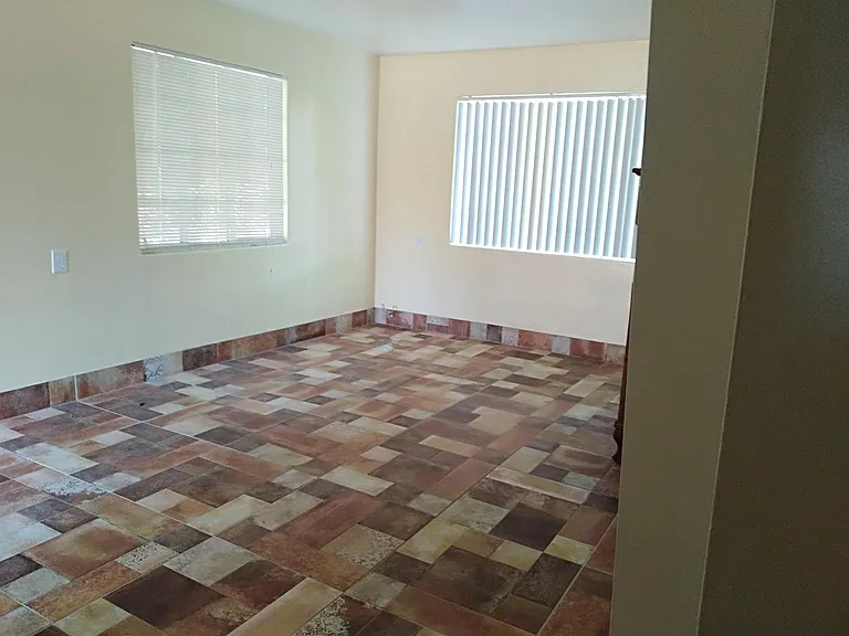 930 N 7th Ave #B — Photo 6