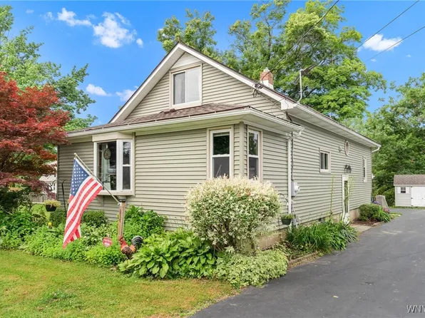 7106 Boston State Rd, Hamburg, NY 14075