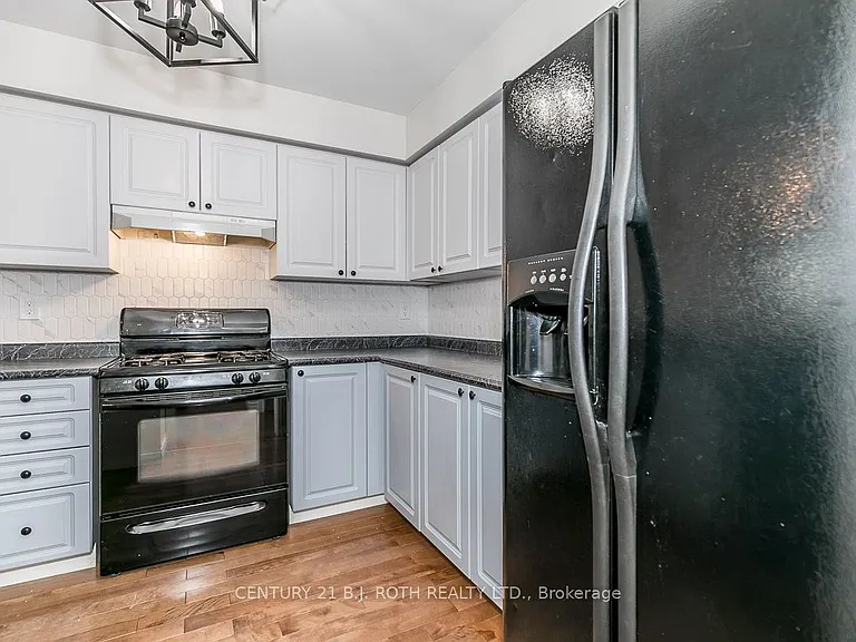 430 Mapleview Dr E #18 — Photo 15