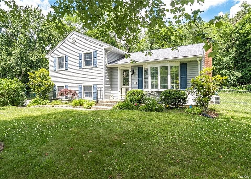1st image of 13 Knox Dr