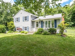 13 Knox Dr, New Windsor, NY 12553