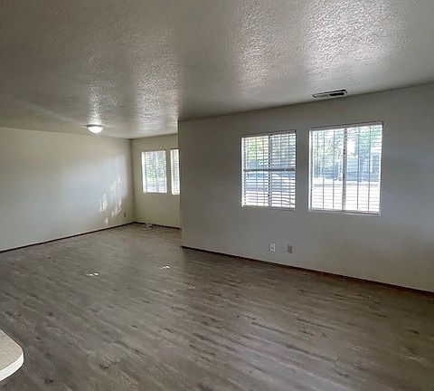 5th image of 2925 Pacific Ave APT B