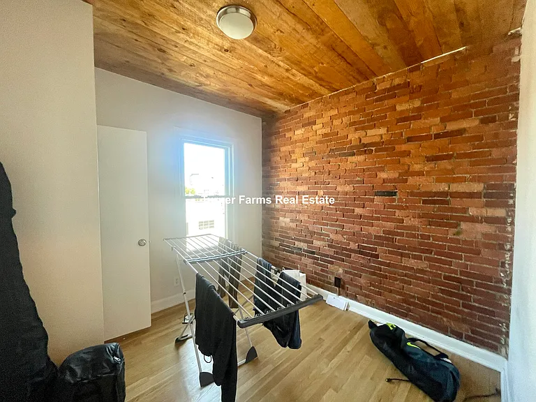158 Broadway #3 — Photo 10