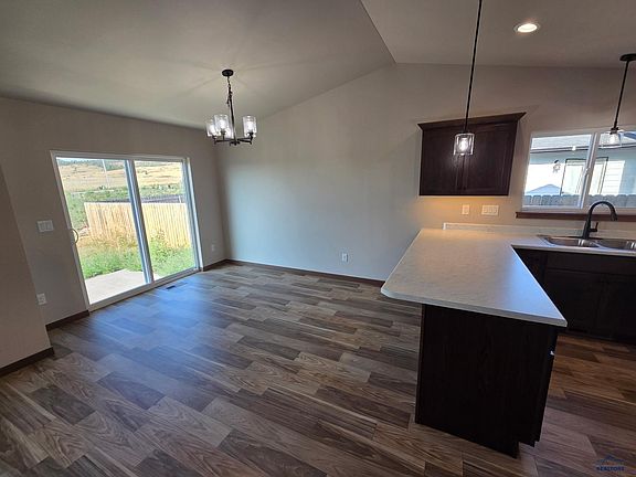 4th image of 1115 Cobalt Dr