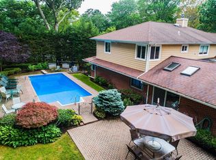 67 Green Meadow Ln, Huntington, NY 11743