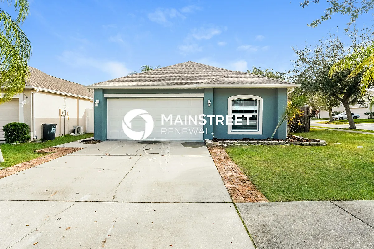 Front View - 10401 Opus Dr