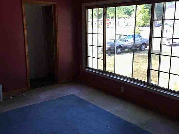 3rd image of 36129 Stevens Blvd