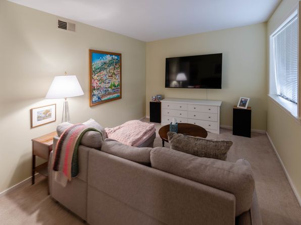 133 Colonial Dr UNIT 204