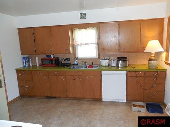2nd image of 113 2nd St SE