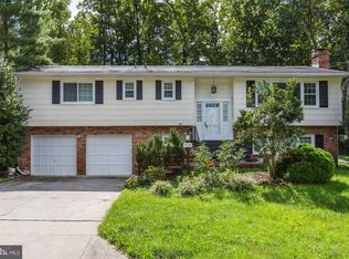 7107 Lois Ln, Lanham, MD 20706