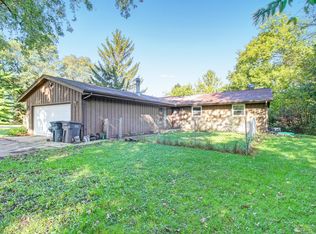 W5162 Strawberry Hill Rd, Elkhorn, WI 53121