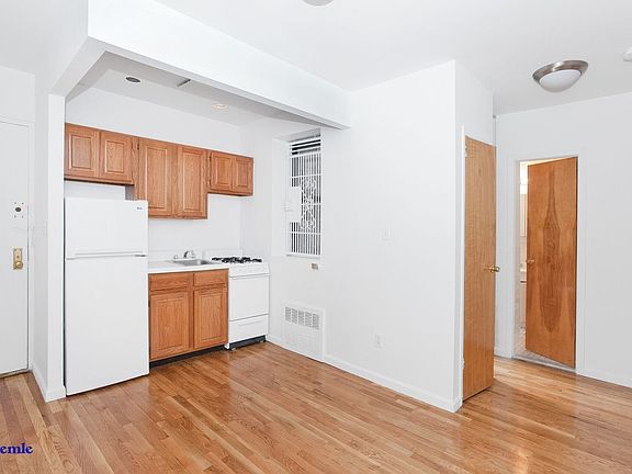 2nd image of 450 E 81st St APT 9