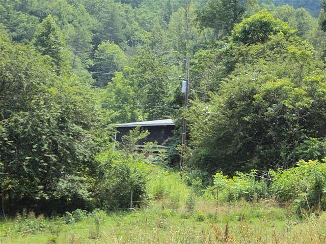 2nd image of 35 Shamrock Ln