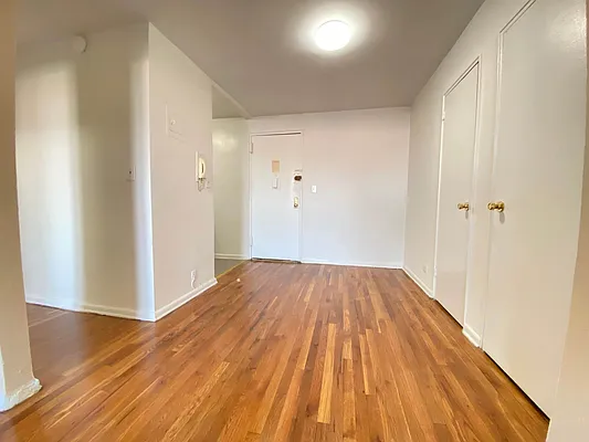 Rented by Contact Realty | media 8