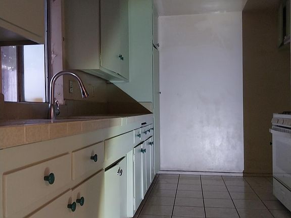 4th image of 1420 S Del Mar Ave APT 6