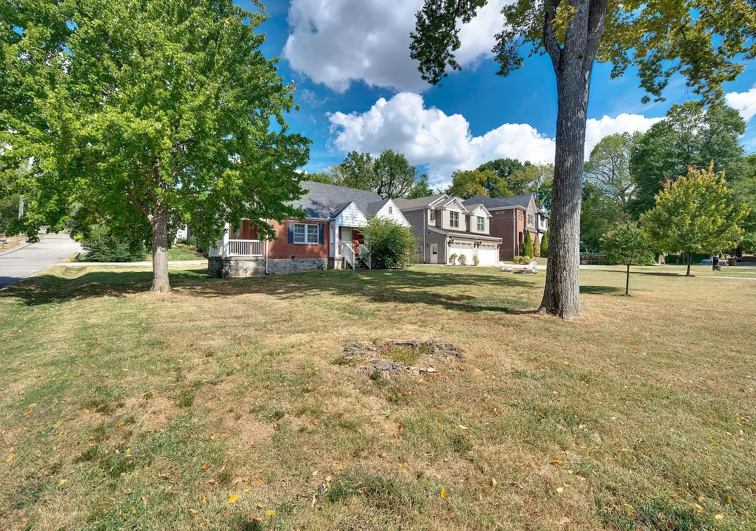 Awesome 2-bedroom, 1-bathroom home in the heart of Green Hills! — Photo 2