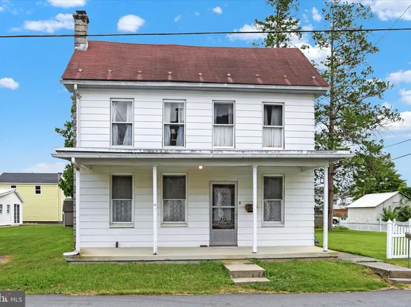23 N Walnut St, Hummelstown, PA 17036