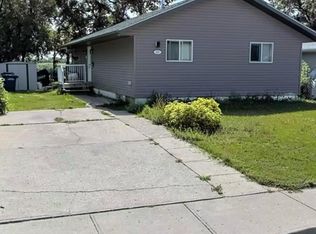 431 Vaughan St W, Moose Jaw, SK S6H5N1