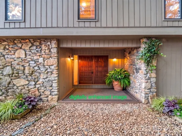 10 Chestnut Ridge Rd, Mills River, NC 28759
