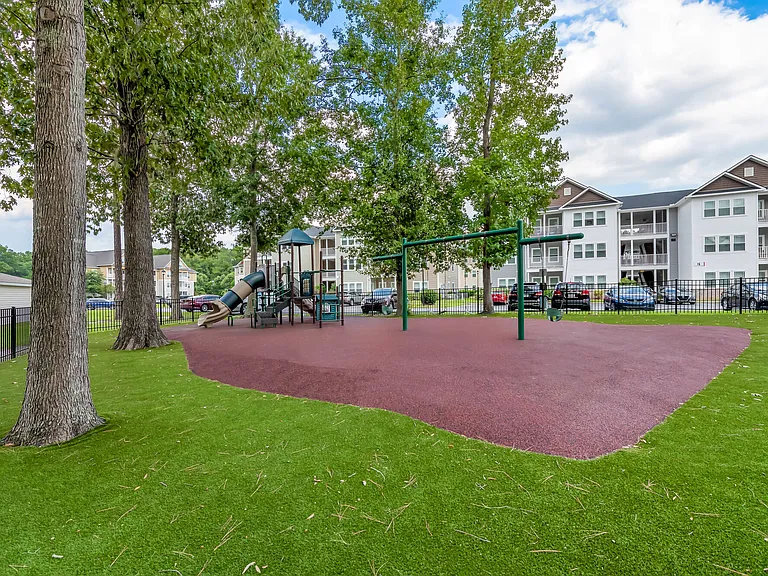 Latitude at Richmond Hill — Photo 23