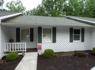 904 Club Cir, Daniels, WV 25832