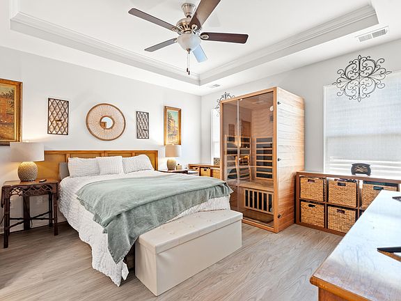 3rd image of 136 Queens Cove Place #B