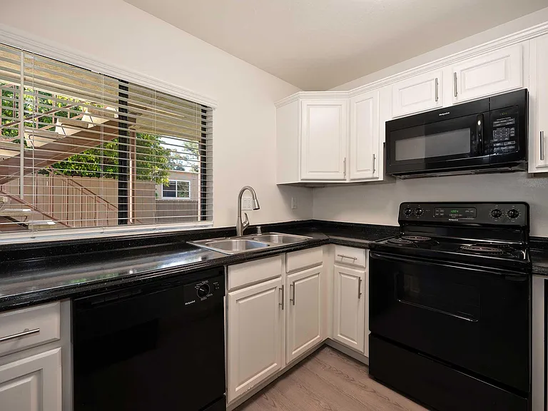 Elan Park Place Carlsbad — Photo 18