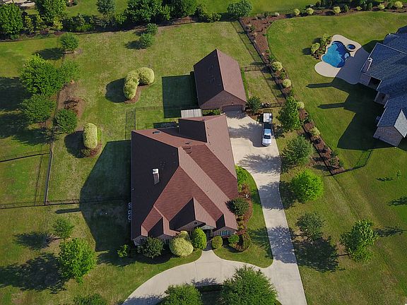 2nd image of 5201 Edgewater Ct
