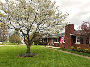 1932 Parkers Mill Rd, Lexington, KY 40504