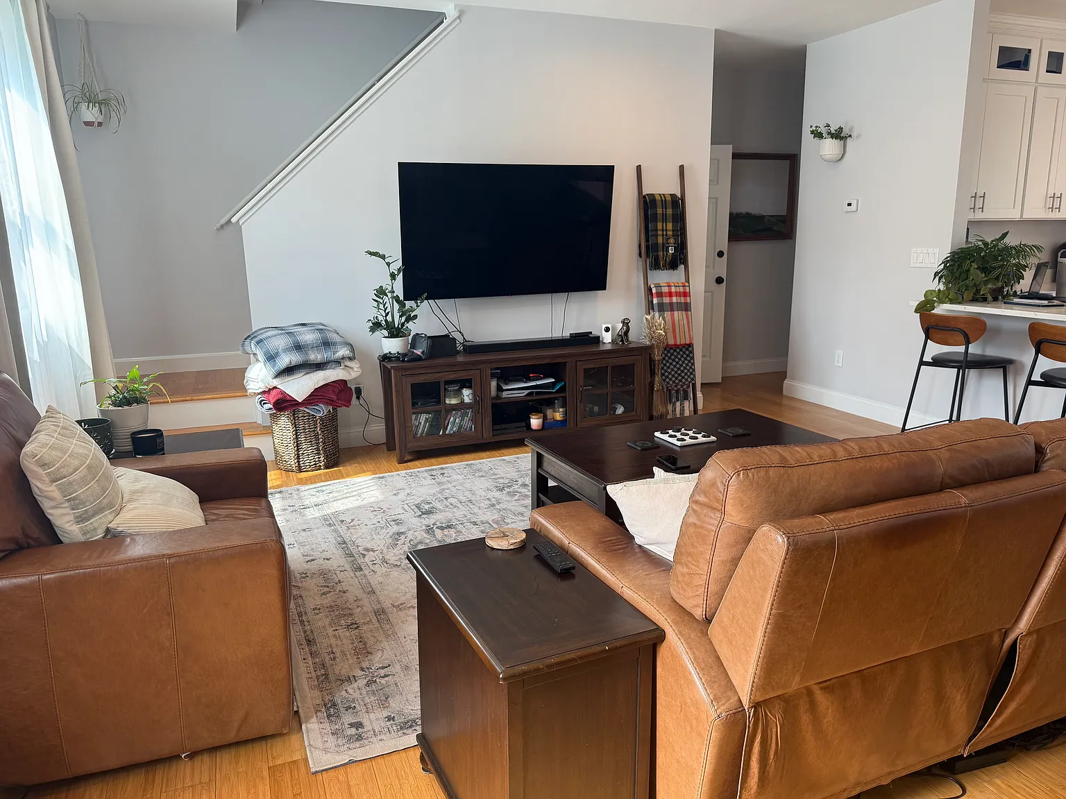 2 bed, 2.5 bath, 1636 sqft, $1,700 — Photo 4
