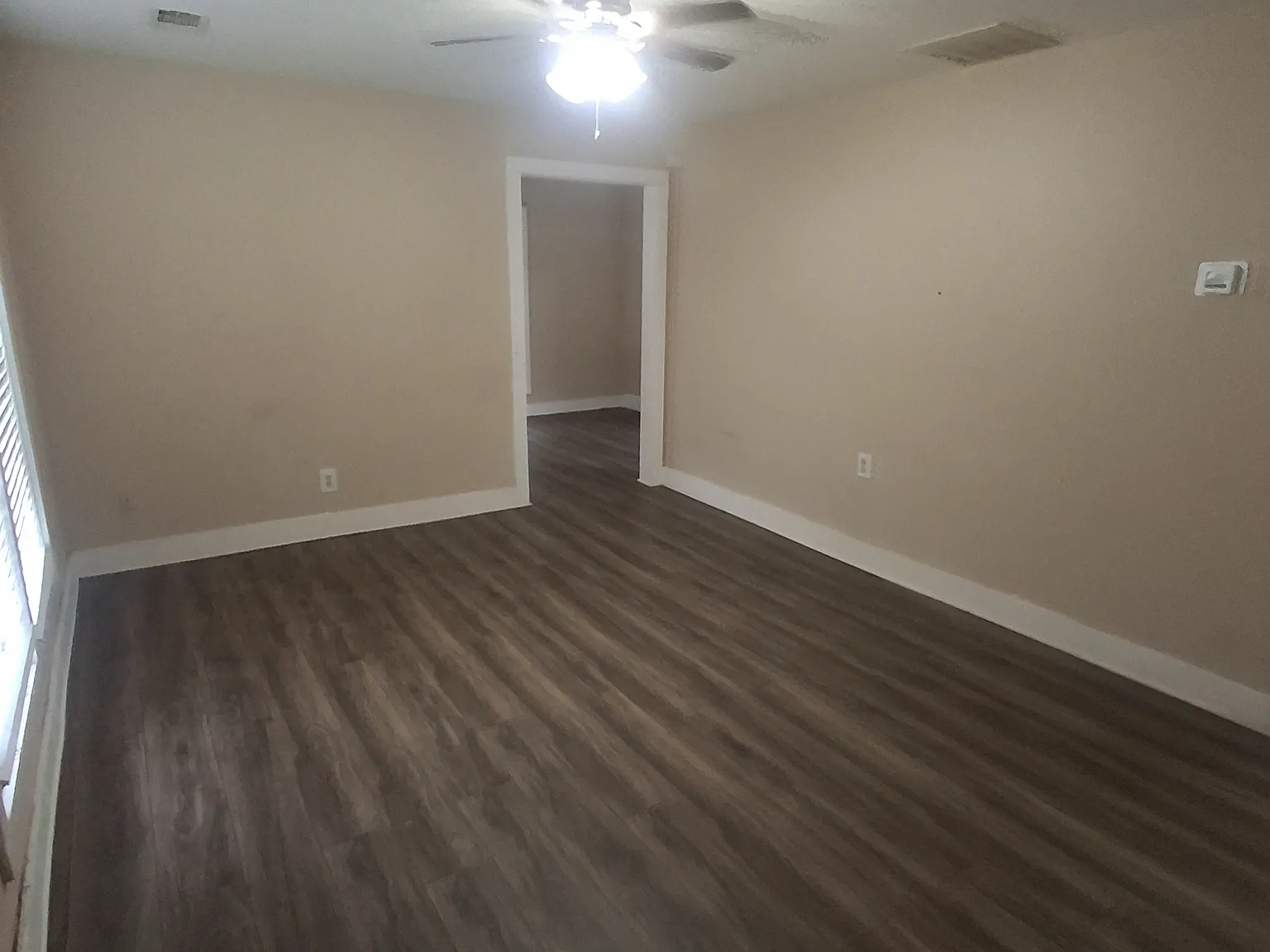 2 bed, 983 sqft, $1,600 — Photo 2