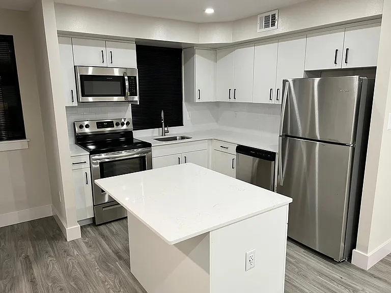 501 N Orange St #C2 — Photo 3