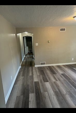 3rd image of 857 McClain Rd #4
