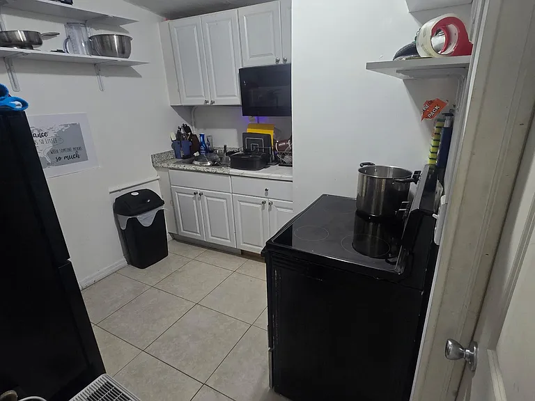 321 Overseas Hwy #D — Photo 2