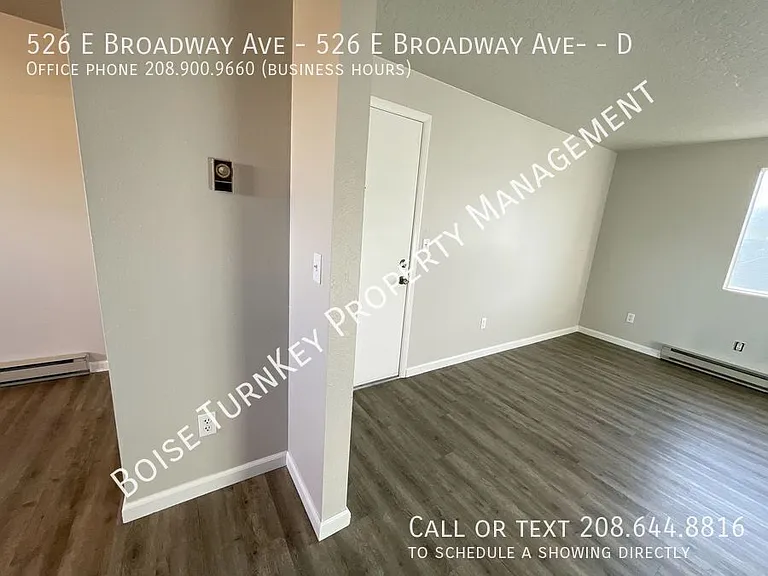 526 Broadway Ave #D — Photo 2