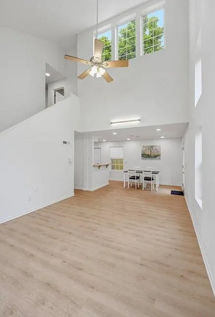 3 bed, 2.0 bath, 1462 sqft, $1,995 — Photo 3