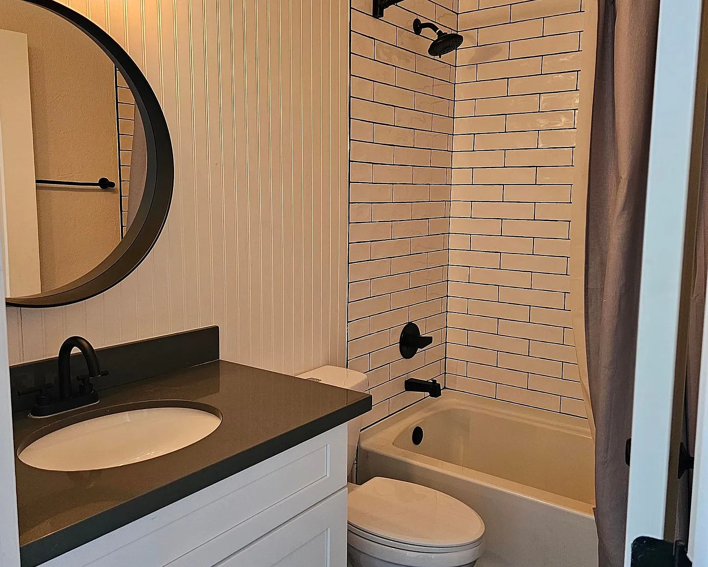 Beautifully Renovated Bedroom Home — Photo 2