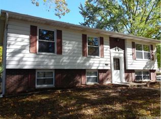 6001 Timber Ln, Godfrey, IL 62035