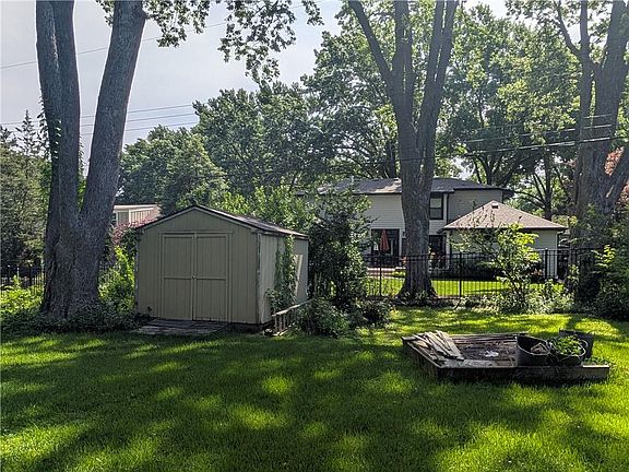 4th image of 8129 Dearborn Dr