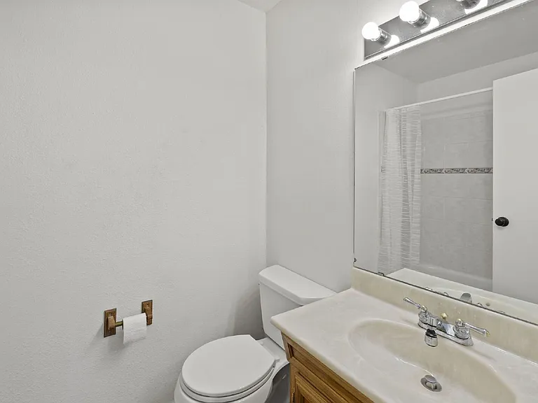 826 San Antonio Pl — Photo 24