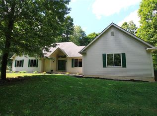 11269 Bloom Rd, Garrettsville, OH 44231
