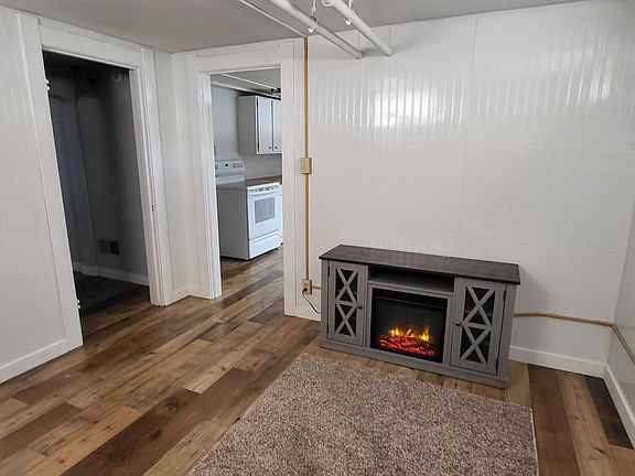 4th image of 512 E Lewis St #1/2